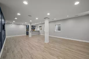 6732 N East Prairie Rd, Lincolnwood, IL 60712 - Photo 43