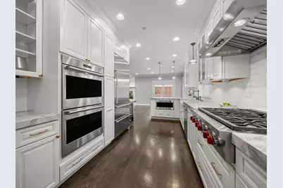 6732 N East Prairie Road, Lincolnwood, IL 60712 - Photo 11