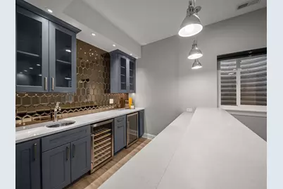 6732 N East Prairie Road, Lincolnwood, IL 60712 - Photo 47