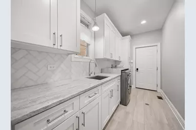 6732 N East Prairie Road, Lincolnwood, IL 60712 - Photo 23