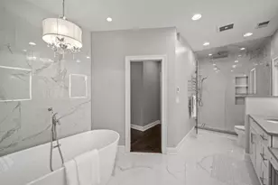 6732 N East Prairie Rd, Lincolnwood, IL 60712 - Photo 35