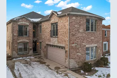 6732 N East Prairie Road, Lincolnwood, IL 60712 - Photo 1