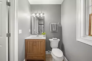 6732 N East Prairie Rd, Lincolnwood, IL 60712 - Photo 21