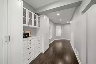 6732 N East Prairie Rd, Lincolnwood, IL 60712 - Photo 29