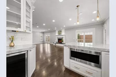 6732 N East Prairie Road, Lincolnwood, IL 60712 - Photo 15