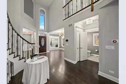 6732 N East Prairie Road, Lincolnwood, IL 60712 - Photo 7