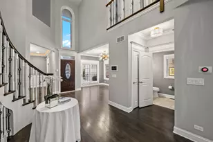 6732 N East Prairie Rd, Lincolnwood, IL 60712 - Photo 7