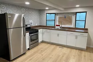 1824 Huckleberry Ln, Sycamore, IL 60178 - Photo 3