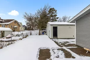 319 Foster Ave, Rockford, IL 61102 - Photo 15