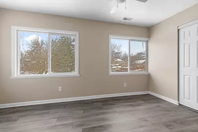 319 Foster Avenue, Rockford, IL 61102 - Photo 9