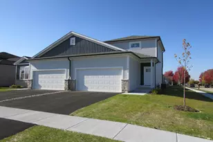 994 Center Dr, Marengo, IL 60152 - Photo 1