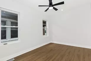 8114 S Paxton Ave, Chicago, IL 60617 - Photo 25