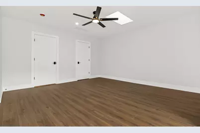 8114 S Paxton Avenue, Chicago, IL 60617 - Photo 13