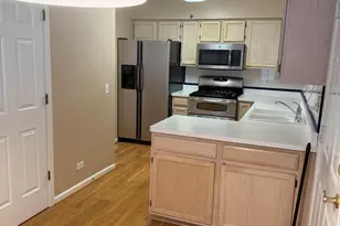 114 Woodbury Ln, Lake Bluff, IL 60044 - Photo 3