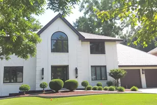 2221 Donegal Dr, Darien, IL 60561 - Photo 3