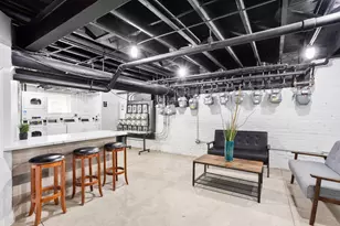 1057 W Glenlake Ave, Chicago, IL 60660 - Photo 9