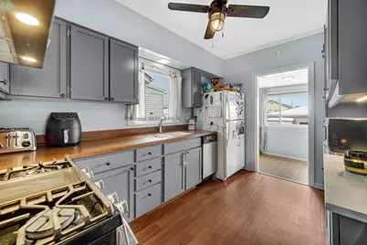 5531 W Grace Street, Chicago, IL 60641 - Photo 11