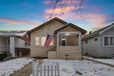 5531 W Grace Street, Chicago, IL 60641 - Photo 1