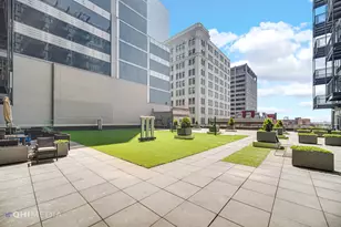 565 W Quincy St, Chicago, IL 60661 - Photo 33