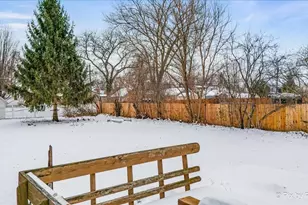 321 E Ardmore Ave, Roselle, IL 60172 - Photo 29