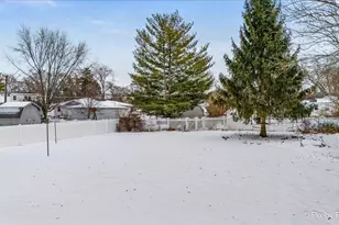 321 E Ardmore Ave, Roselle, IL 60172 - Photo 33