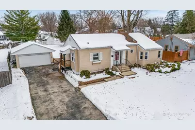 321 E Ardmore Avenue, Roselle, IL 60172 - Photo 1
