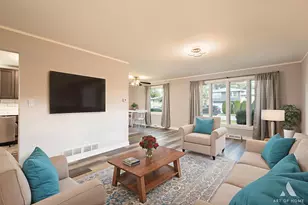 10956 S Nagle Ave, Worth, IL 60482 - Photo 9