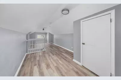 7643 S Paxton Avenue, Chicago, IL 60649 - Photo 13