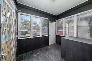 7643 S Paxton Ave, Chicago, IL 60649 - Photo 11