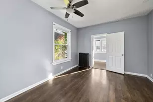 7643 S Paxton Ave, Chicago, IL 60649 - Photo 9