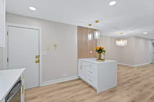 129 W Brandon Ct, Palatine, IL 60067 - Photo 3