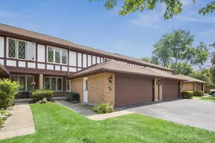 567 Cress Creek Ln, Crystal Lake, IL 60014 - Photo 1