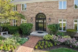 304 Surrey Ln, Lincolnshire, IL 60045 - Photo 7