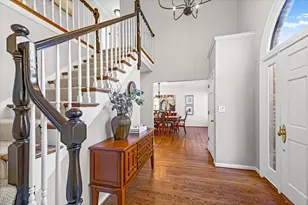 304 Surrey Ln, Lincolnshire, IL 60045 - Photo 11