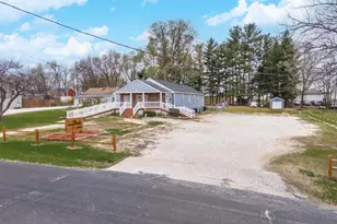 13895 First St, Pekin, IL 61554 - Photo 7