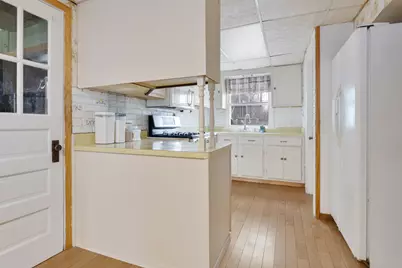 335 E Lake Park Avenue, Round Lake Beach, IL 60073 - Photo 9