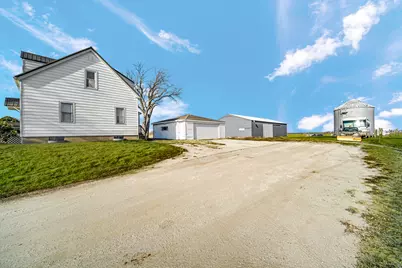 9825 E 11000N Road, Grant Park, IL 60940 - Photo 5