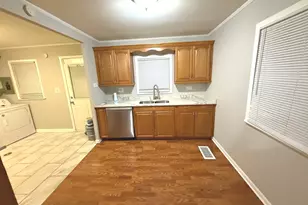 142 Marquette St, Park Forest, IL 60466 - Photo 11