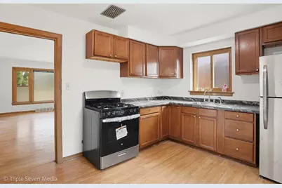 314 E 31st Street, La Grange Park, IL 60526 - Photo 3