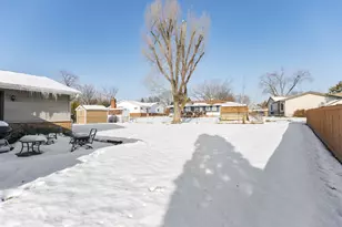 739 Delphia Ave, Elk Grove Village, IL 60007 - Photo 21