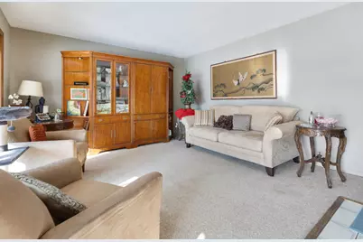 739 Delphia Avenue, Elk Grove Village, IL 60007 - Photo 3
