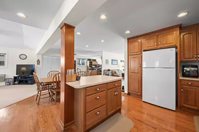 1610 N Chestnut Avenue, Arlington Heights, IL 60004 - Photo 9