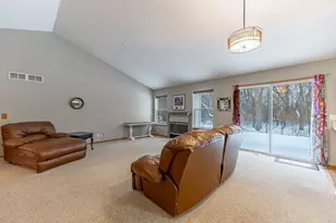 109 Shawnee Ln, Harvard, IL 60033 - Photo 5
