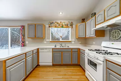 109 Shawnee Lane, Harvard, IL 60033 - Photo 7