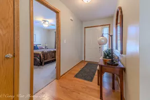 708 Nancy Ct, Sycamore, IL 60178 - Photo 3