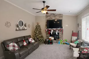 502 W Kenneth Dr, Heyworth, IL 61745 - Photo 7