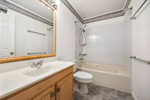 6308 MacArthur Dr, Woodridge, IL 60517 - Photo 17