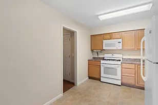 2011 Georgetown Ln, Waukegan, IL 60085 - Photo 7