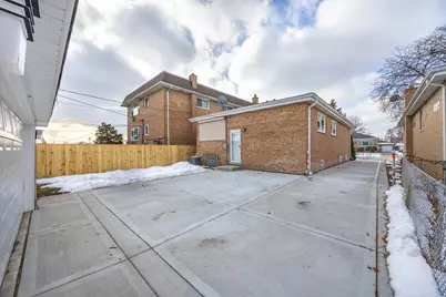 415 Yates Avenue, Calumet City, IL 60409 - Photo 23