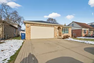 7340 W 115th St, Worth, IL 60482 - Photo 3